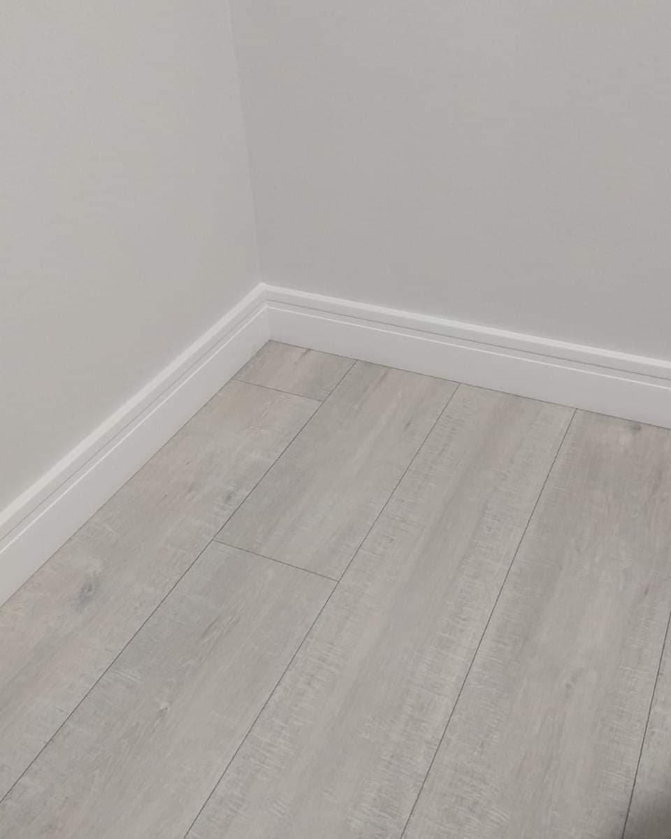 Quick Step Eligna Wide 3680 Carvalho Acinzentado Com Cortes De Serra